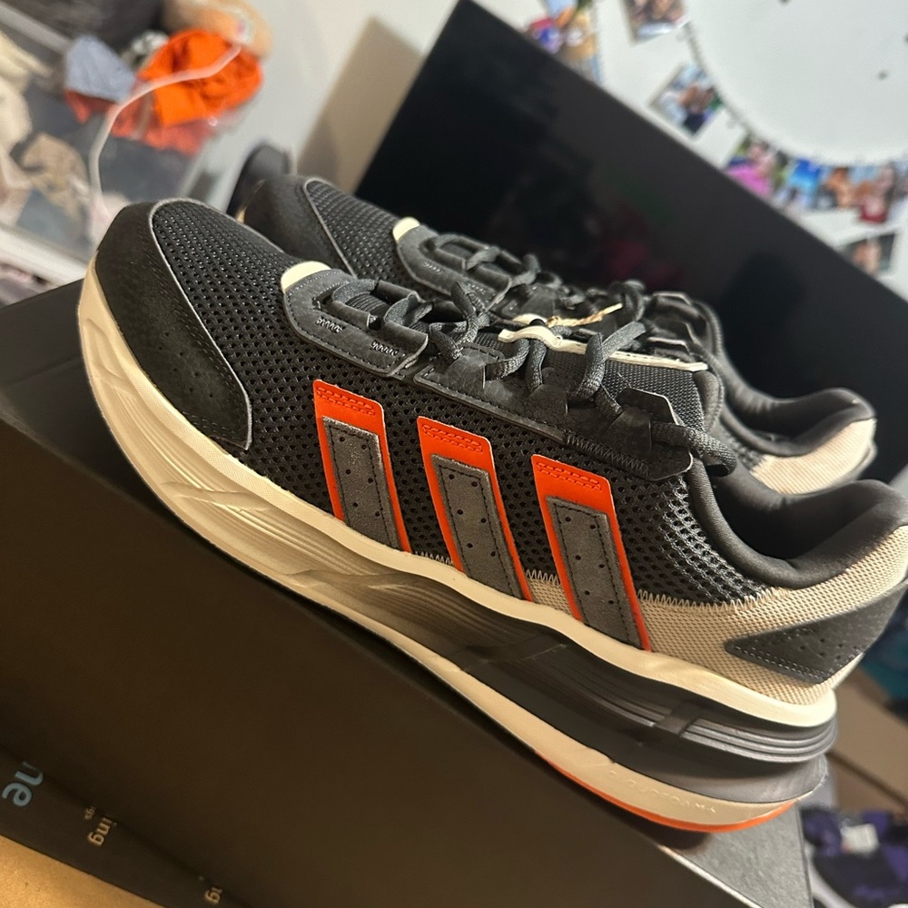 Adidas Astrastar Size 11.5M